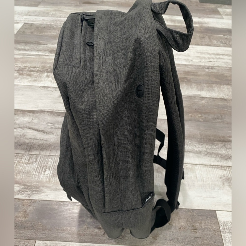 Herschel Supply Company backpack new condition charcoal gray - Picture 4 of 12